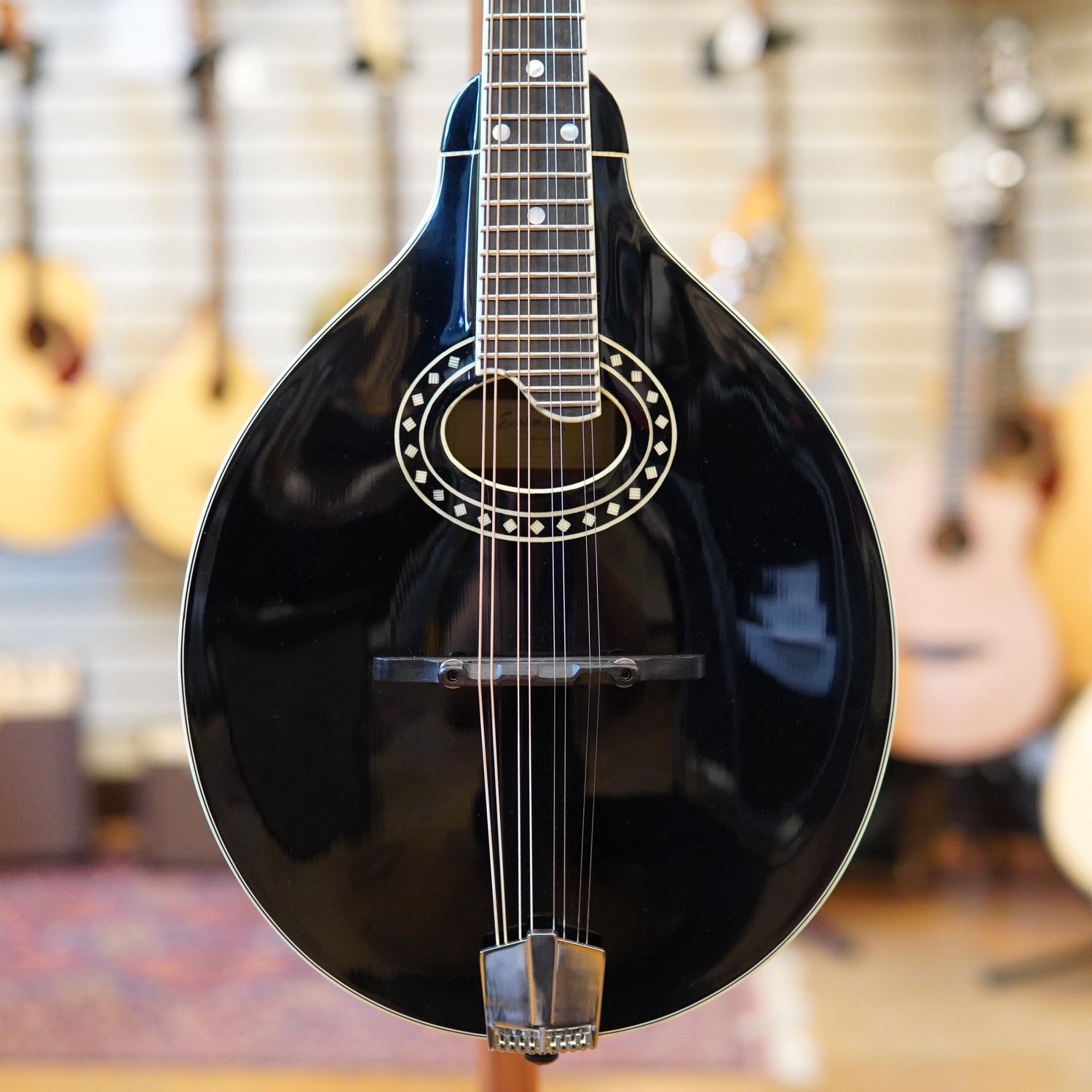Eastman MD404-BK Oval Hole A-Style Mandolin Black w/Hard Case