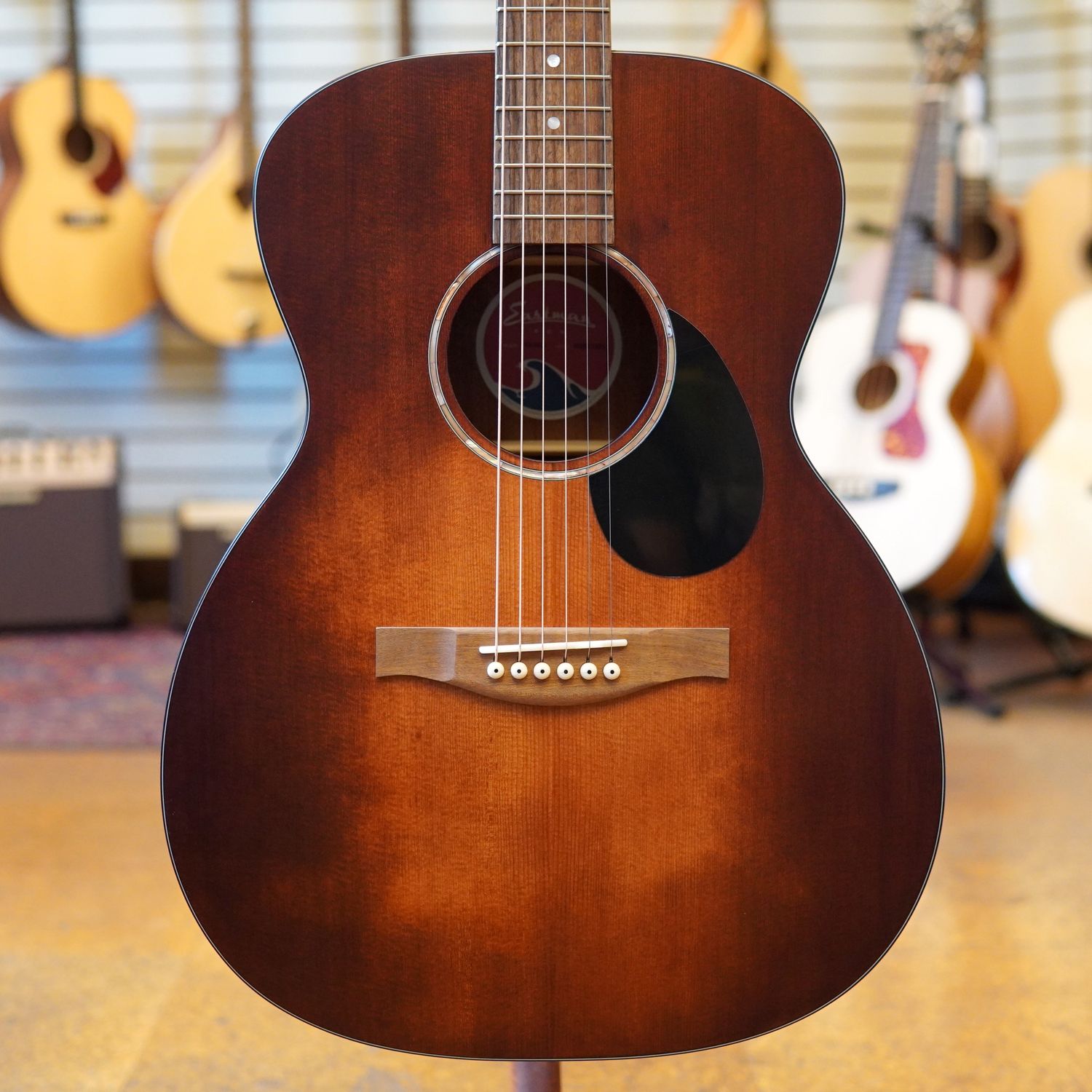 Eastman PCH1-OM Solid Top Orchestra Model Acoustic Guitar Classic Finish w/Padded Gig Bag