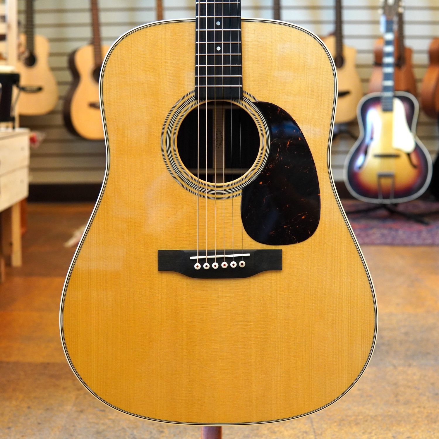 Martin D-28 Standard Series Sitka Spruce/Rosewood Dreadnought Acoustic w/Hard Case