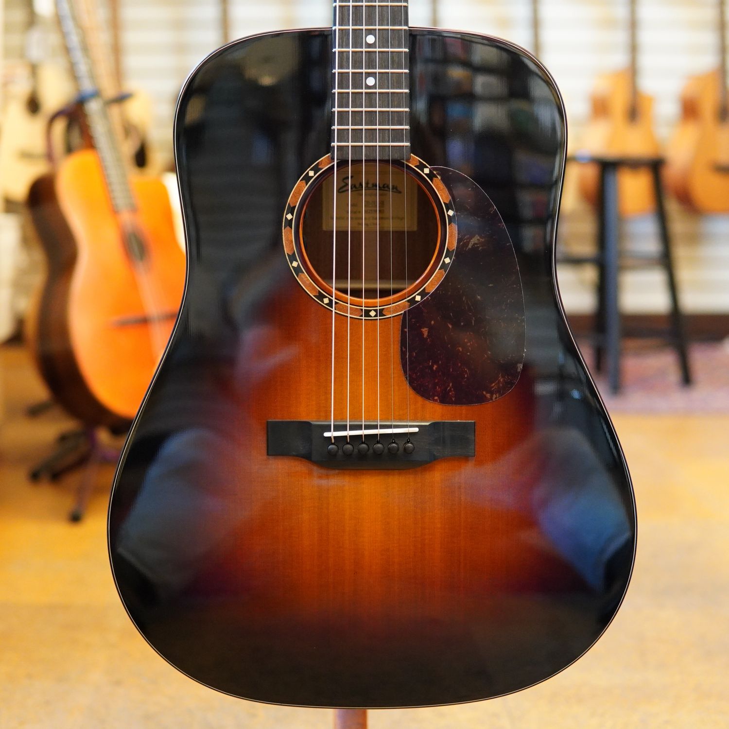 Eastman E2D-DLX-SB All-Solid Cedar/Sapele Dreadnought Acoustic-Electric Guitar Sunburst w/Padded Gig Bag