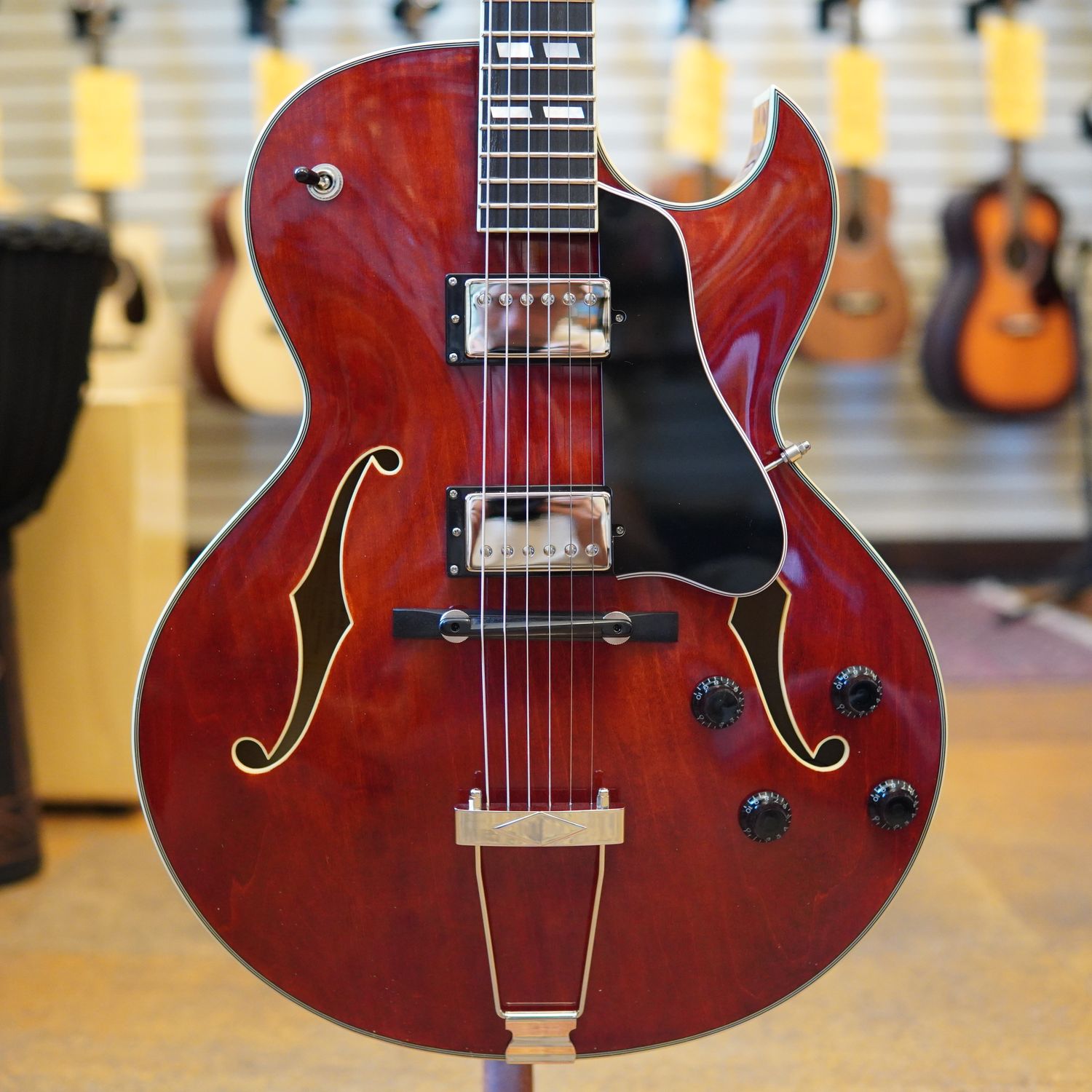 Eastman AR372CE Hollow Body Electric Guitar Classic Finish w/Hard Case