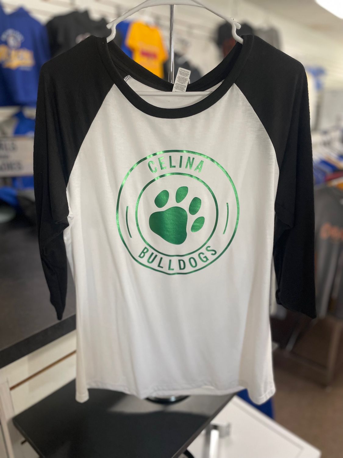 District Women&#39;s Perfect Tri 3/4-Sleeve Raglan. DM136L Black/ White M