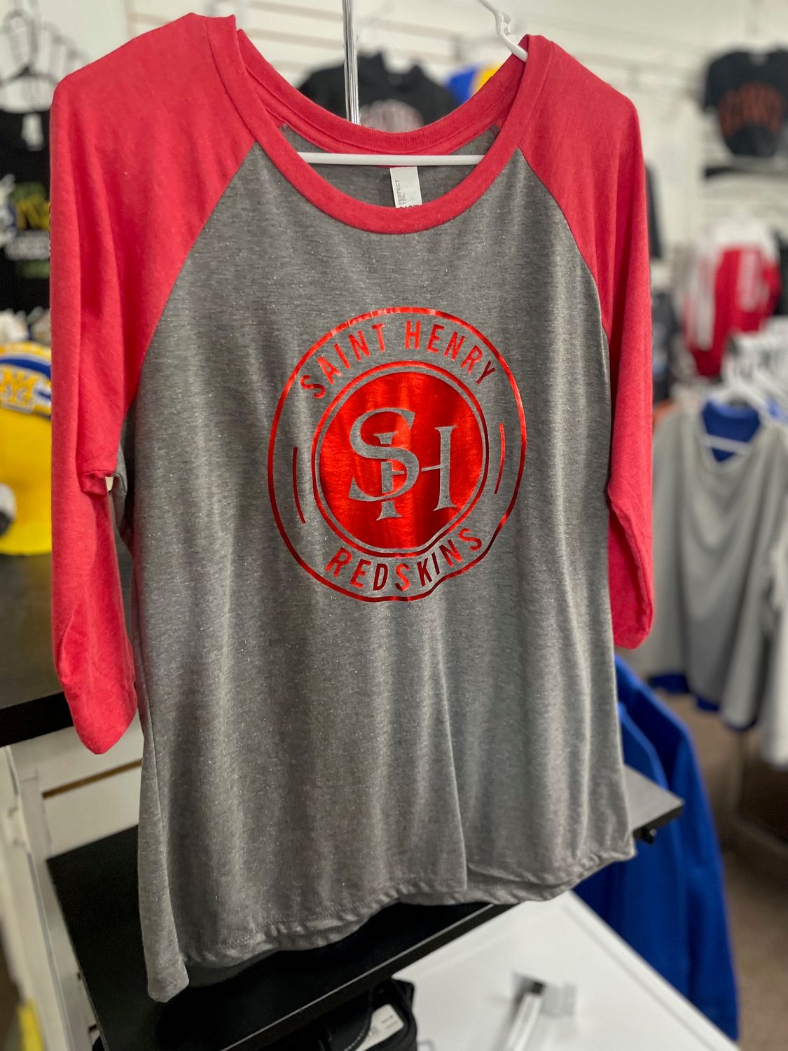 District Women&#39;s Perfect Tri 3/4-Sleeve Raglan. DM136L Red Frost/ Grey Frost L