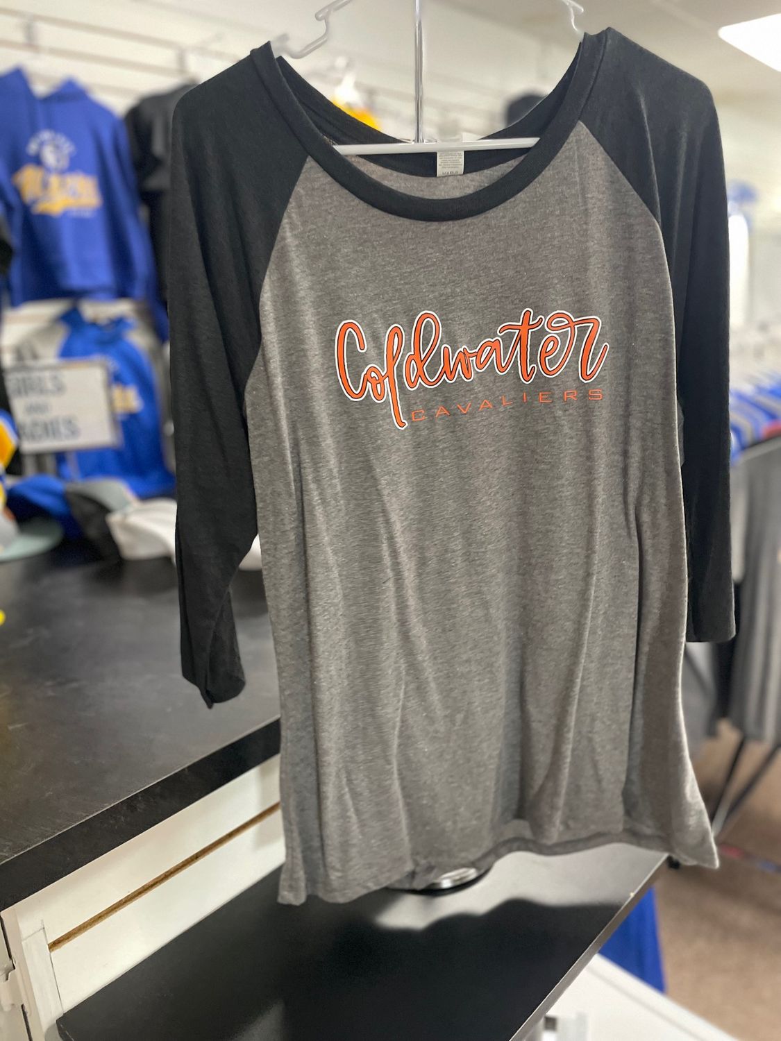 District Women&#39;s Perfect Tri 3/4-Sleeve Raglan. DM136L Black Frost/ Grey Frost XL