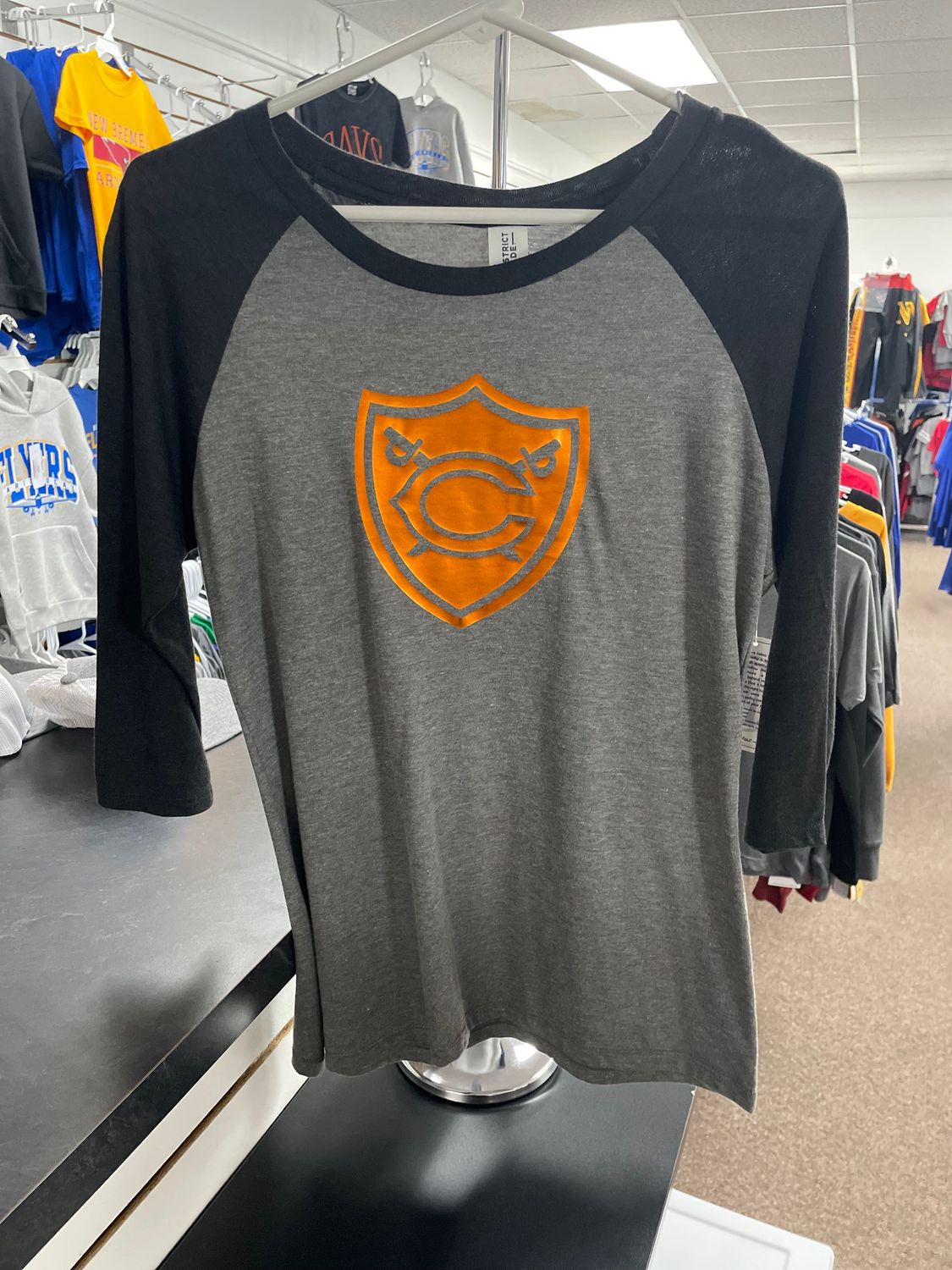 District  Perfect Tri 3/4-Sleeve Raglan. DM136 Black Frost/ Grey Frost S