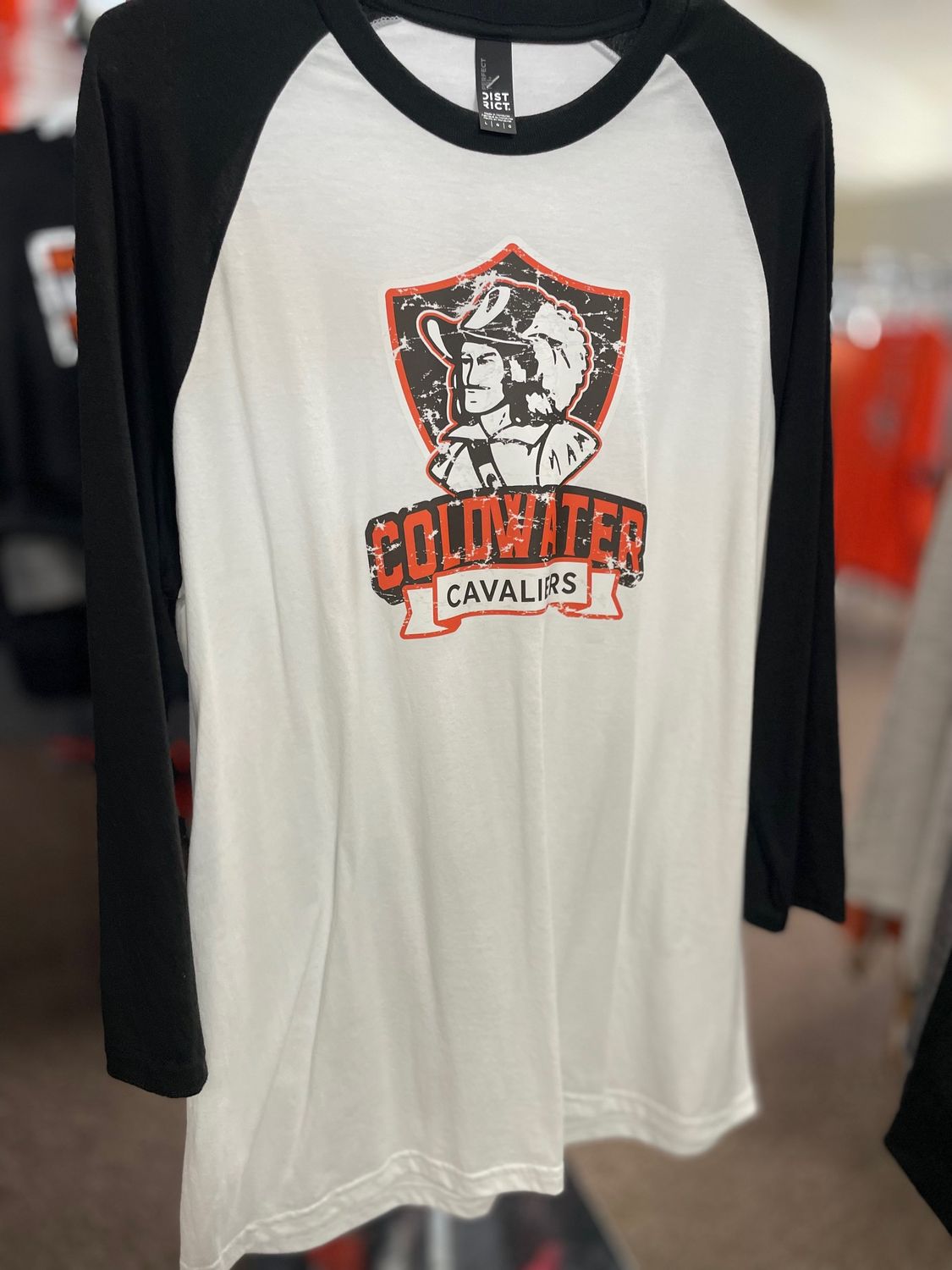 District ® Perfect Tri® 3/4-Sleeve Raglan. DM136 Black/ White L