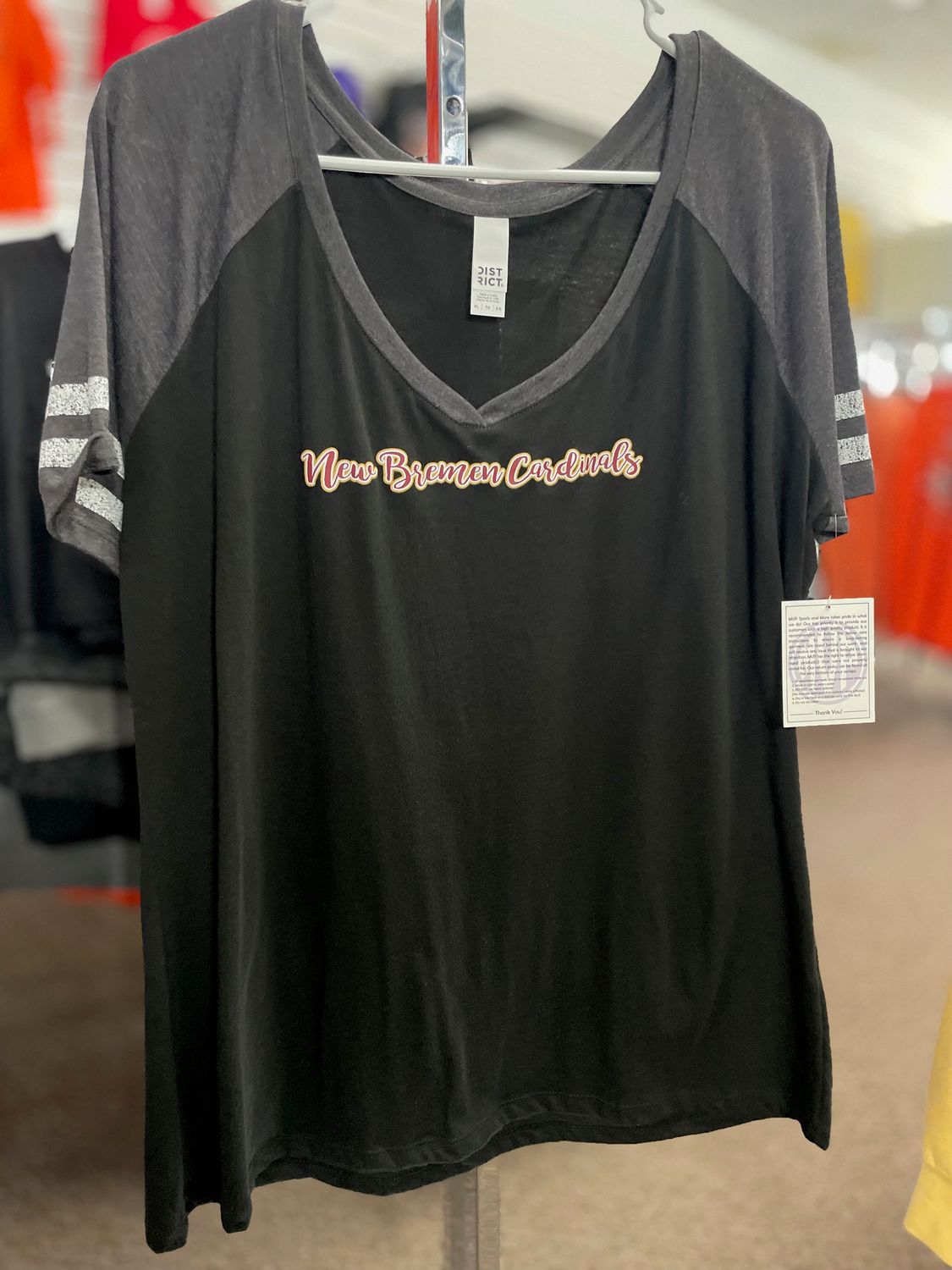 District ® Women's Game V-Neck Tee. DM476 Black/ Heathered Charcoal M