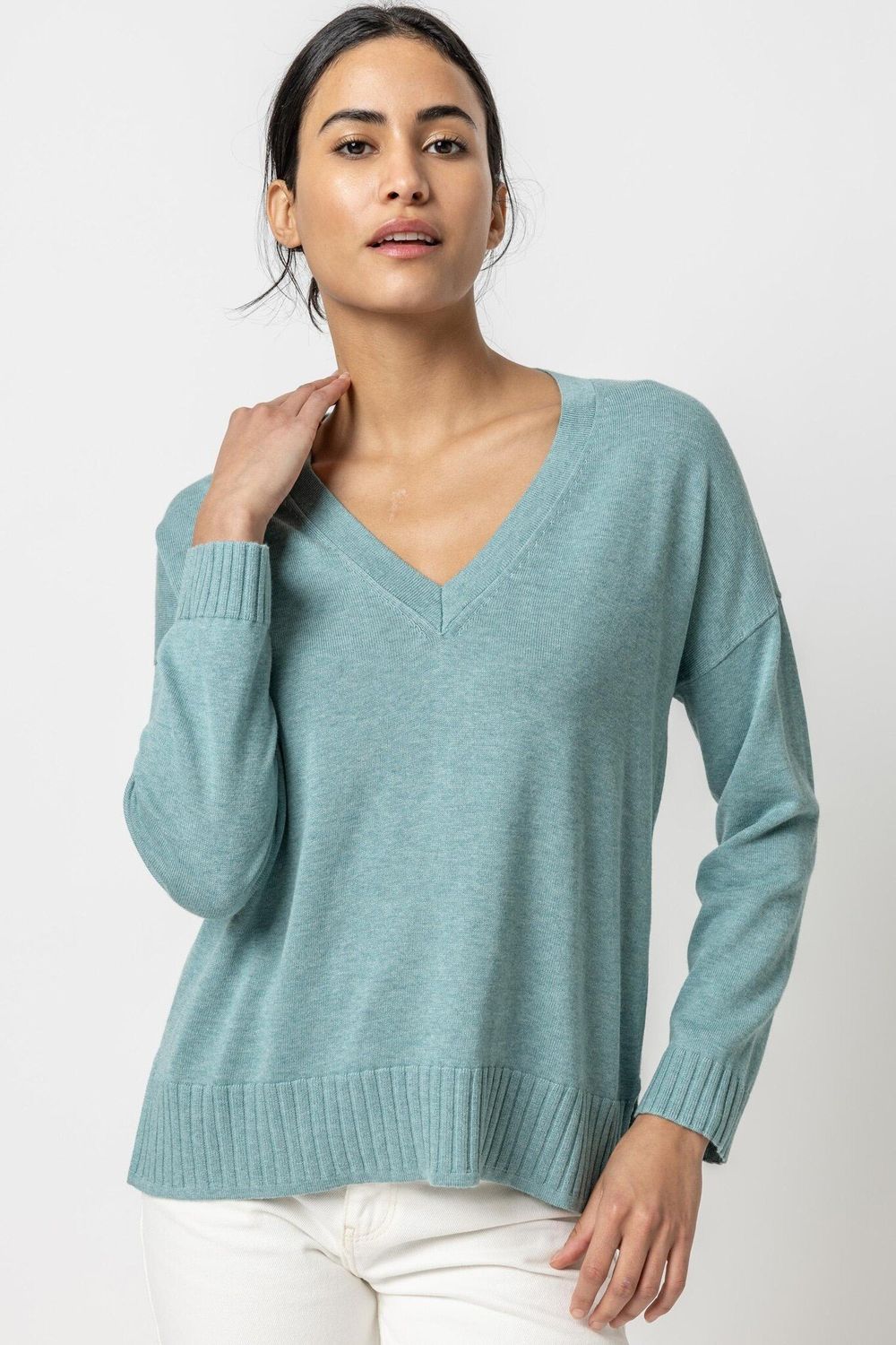 PA2447 V-NECK SWEATER