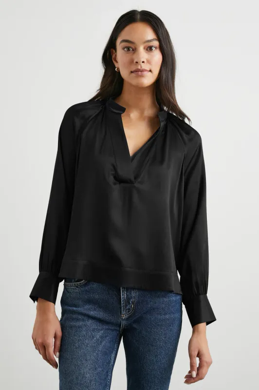924-686B-001  WYNNA TOP (+2 colours)