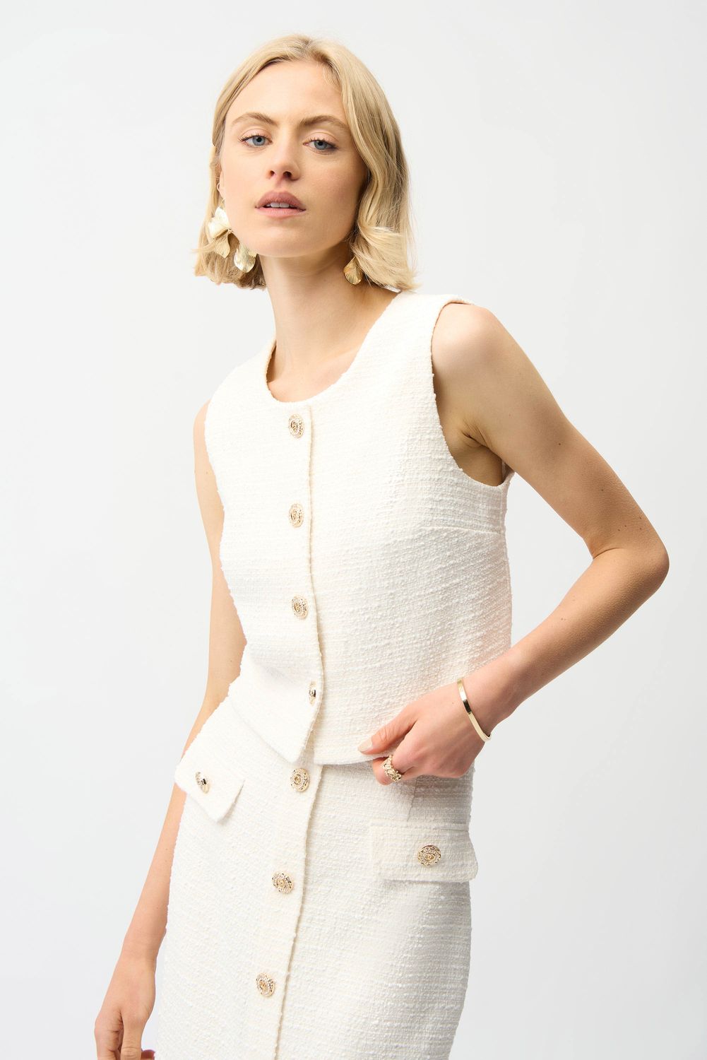 261300 Bouclé Sleeveless Vest