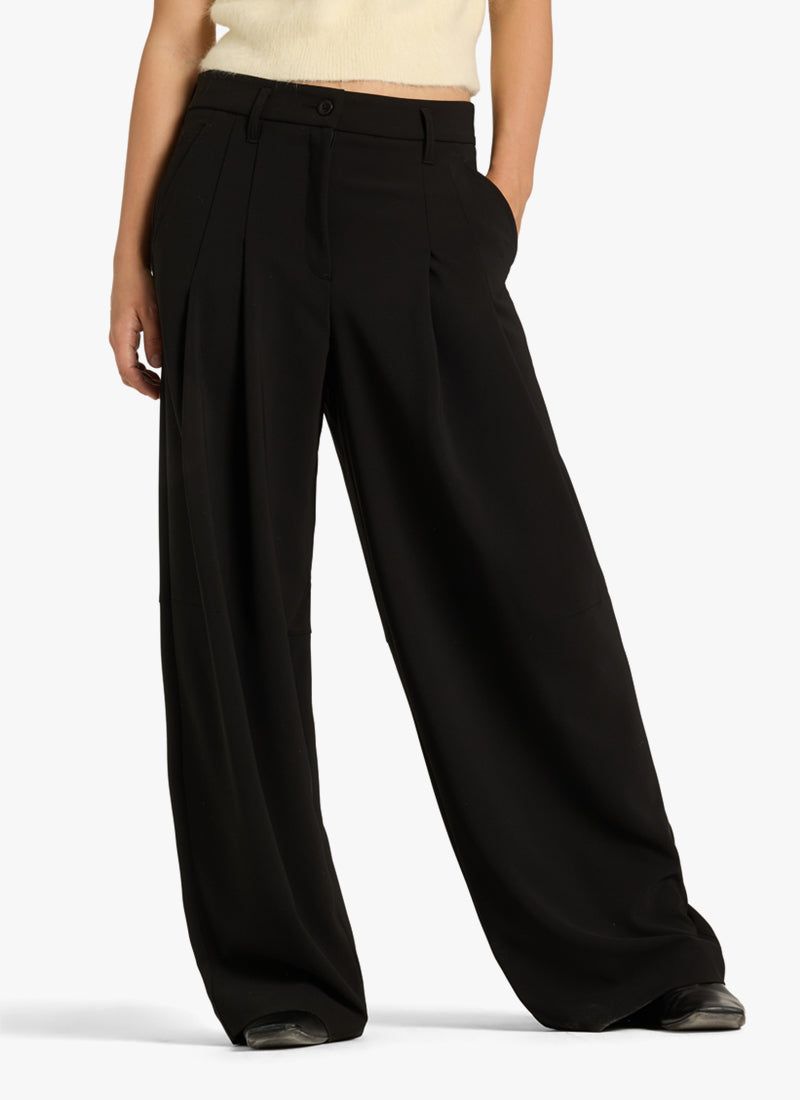 6052FA26/X243 Eleven Pleated Pant