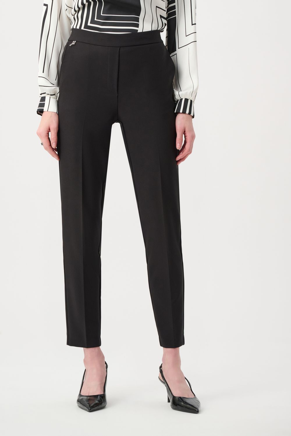 263001 Lux Twill Slim Pull-On Pants