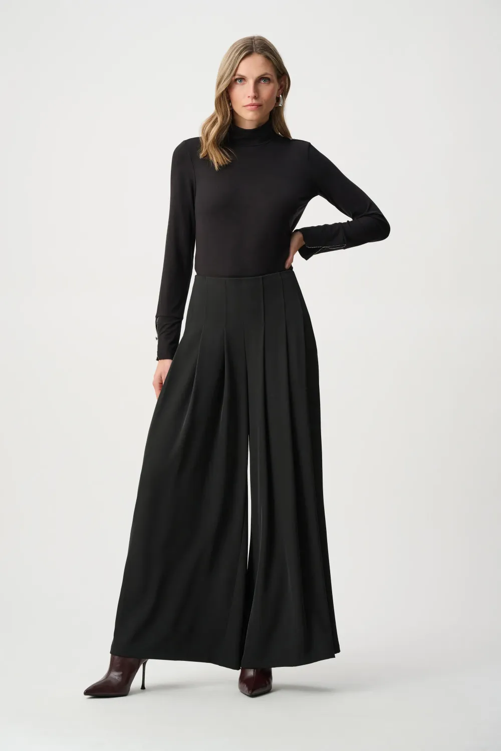 263040 Woven Twill Wide-Leg Pants