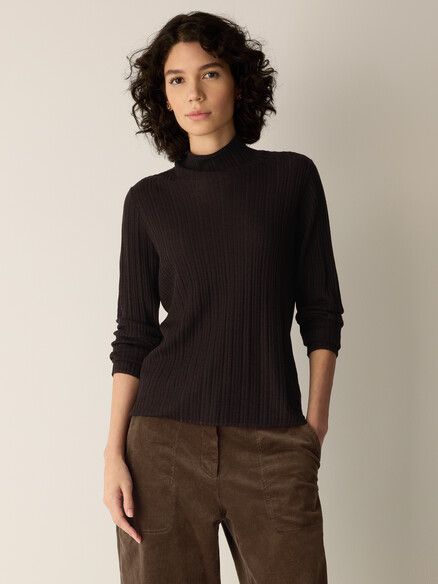 Superfine Merino Turtleneck Top in Regenerative Wool