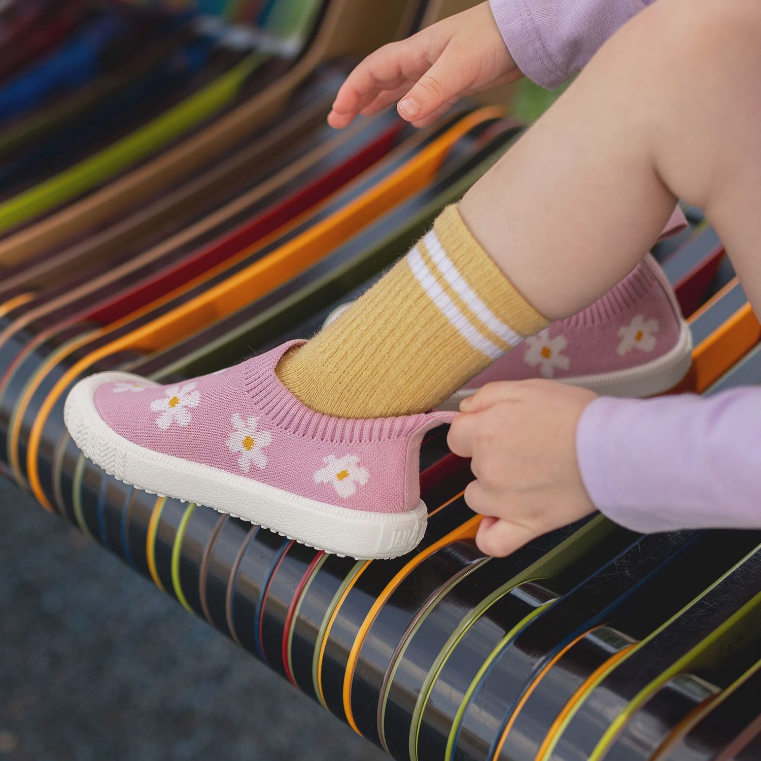 Graphic Knit Shoes - Pink Daisy