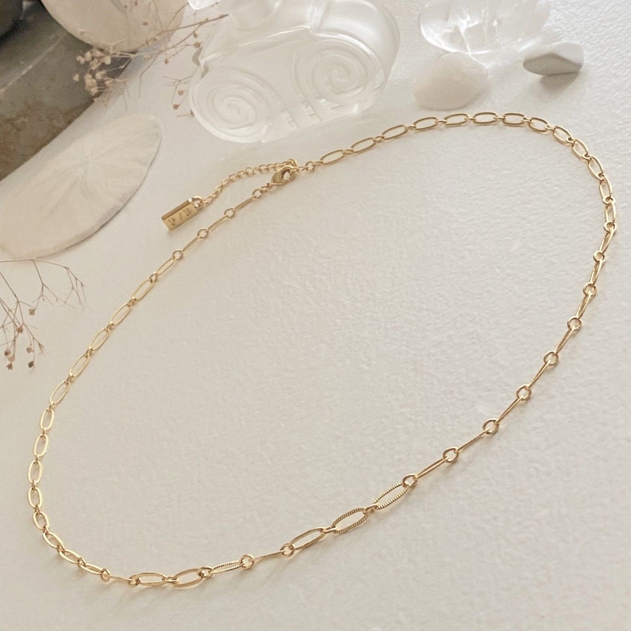 Pika &amp; Bear &quot;Donostia&quot; Textured Paperclip Chain Necklace In Gold (19”)