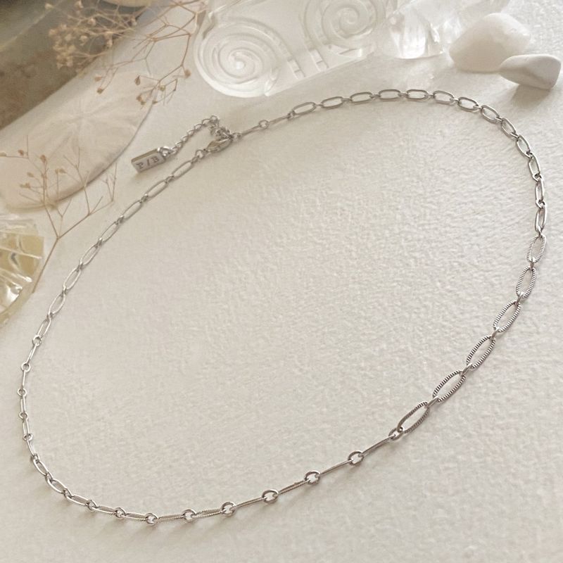 Pika &amp; Bear &quot;Donostia&quot; Textured Paperclip Chain Necklace In Silver (19&quot;)