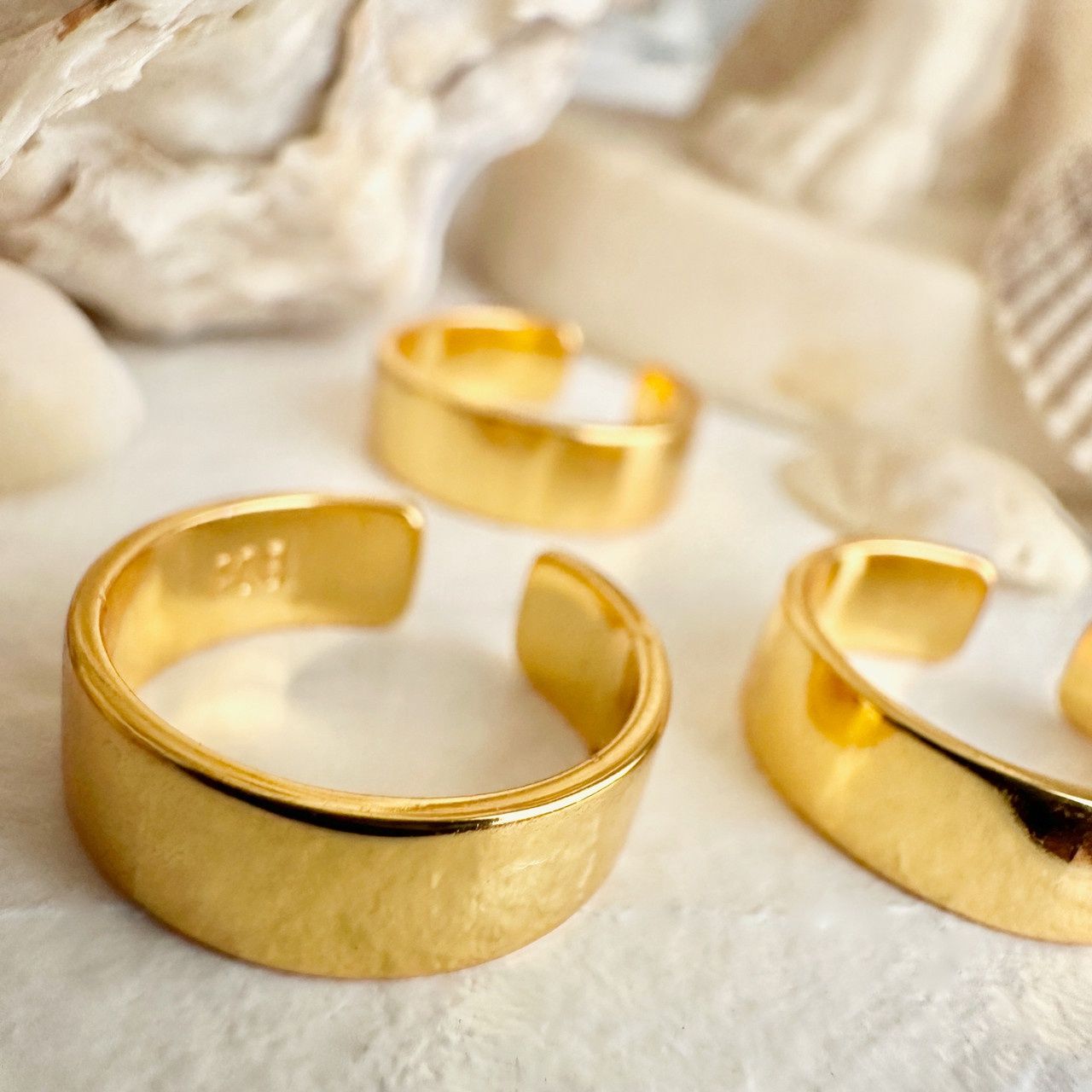 "Jane" Band Toe Ring In Gold