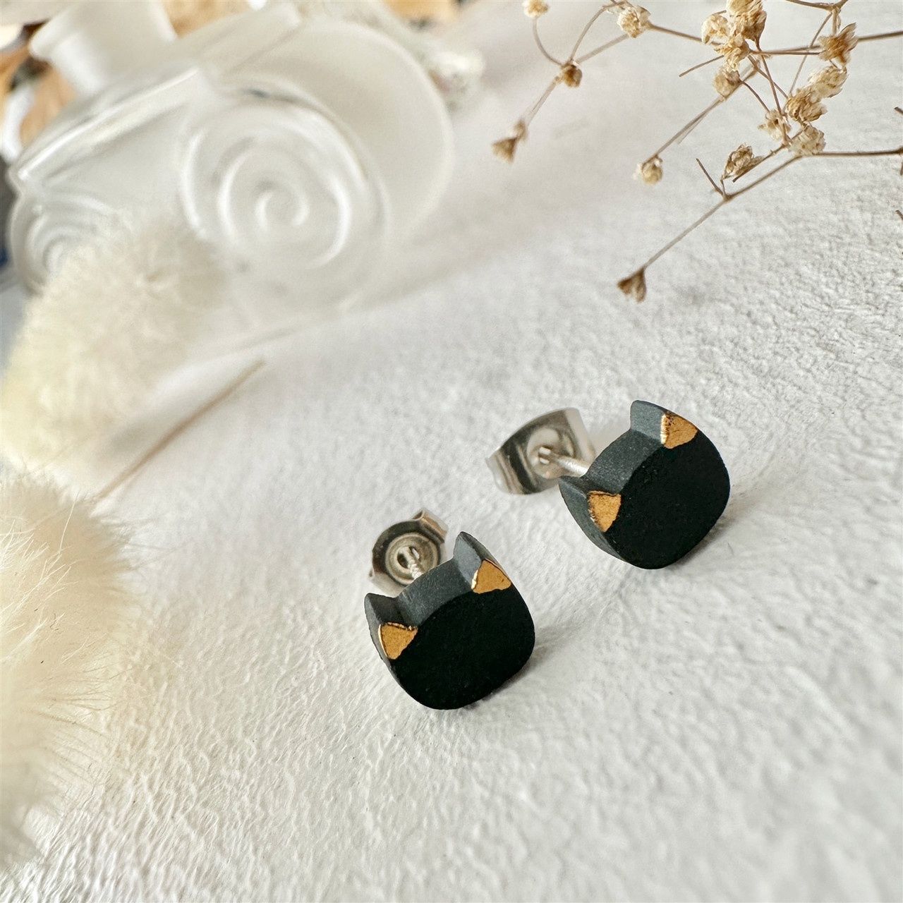 “Mew” Porcelain Cat Face Stud Earrings, Colour: Black