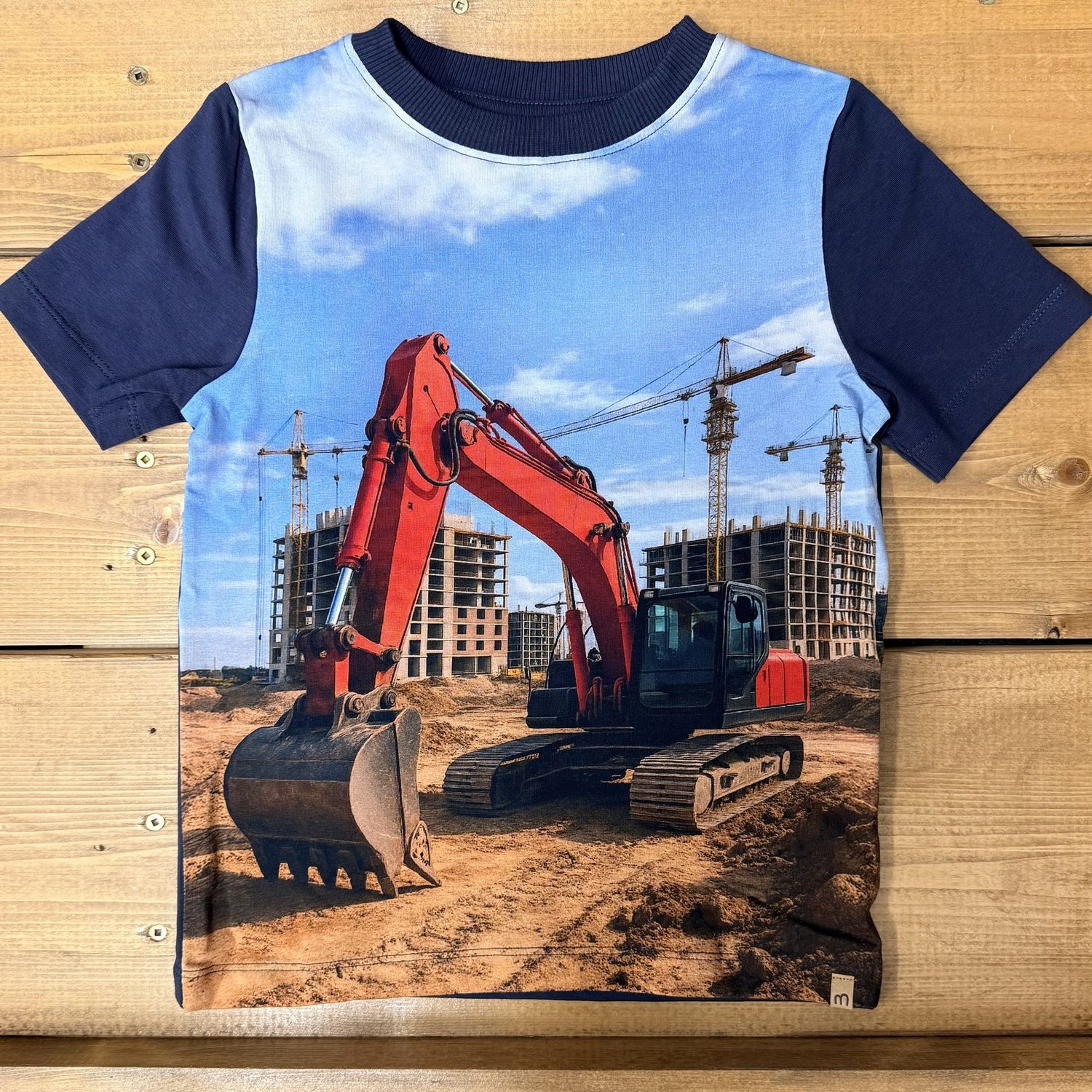 Minymo/Tee SS/Red Excavator/Navy