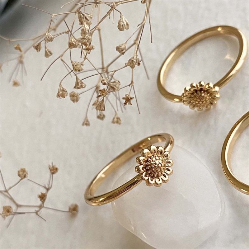 "Daisy" Dainty Daisy Ring In Gold