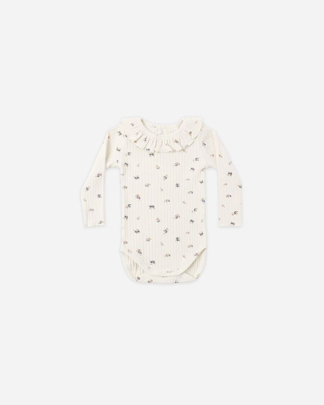 Rylee + Cru / Infant Ruffle Collar Bodysuit / Natural Ditsy