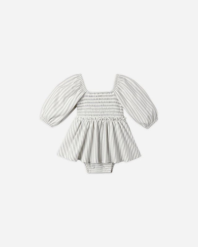 Quincy Mae / Infant Lainey Romper / Cloud Stripe