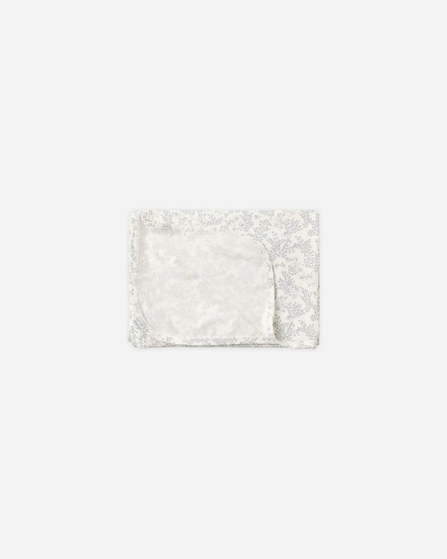 Quincy Mae / Bamboo Swaddle / Cloud Floral