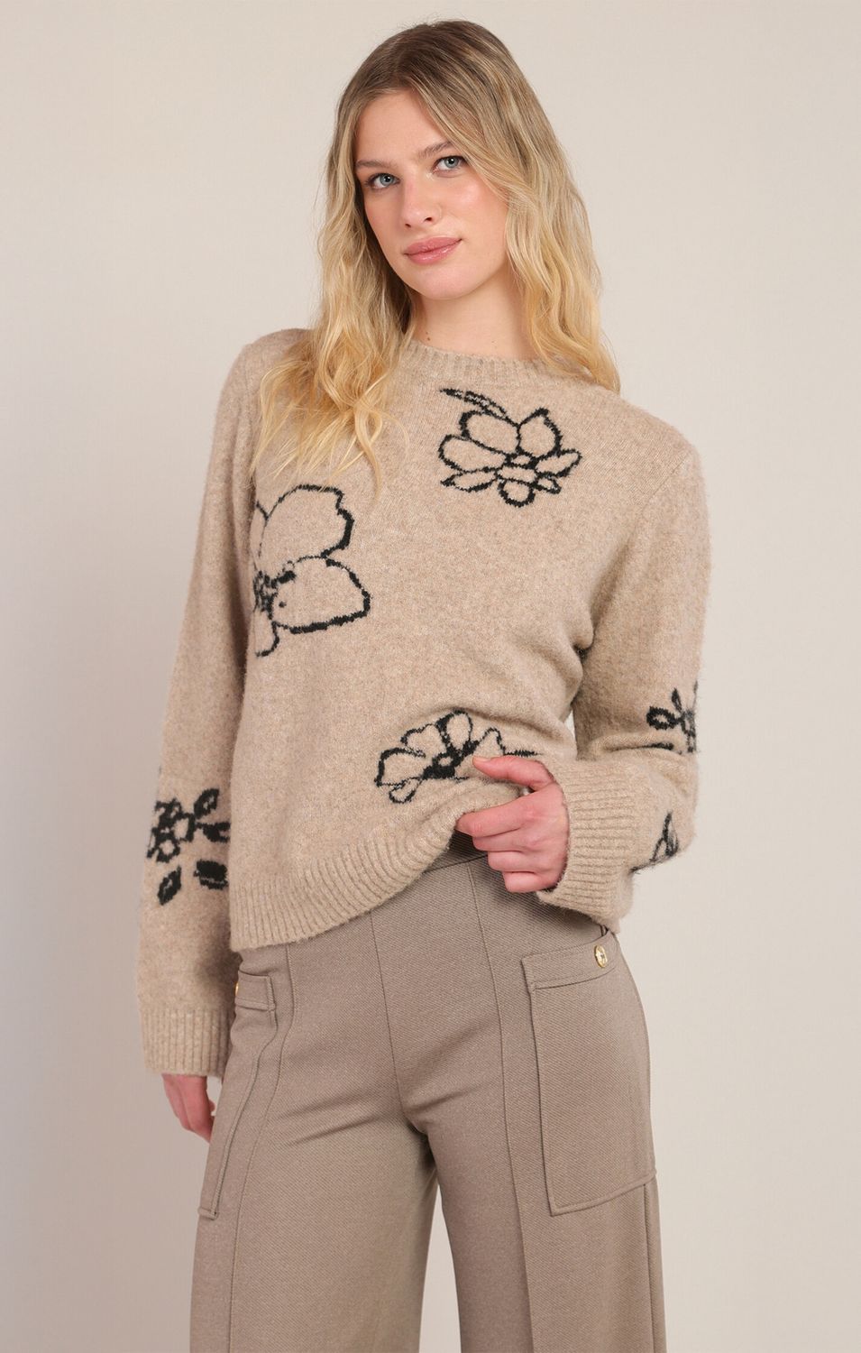 Room 34 / Flower Crewneck Sweater / Taupe