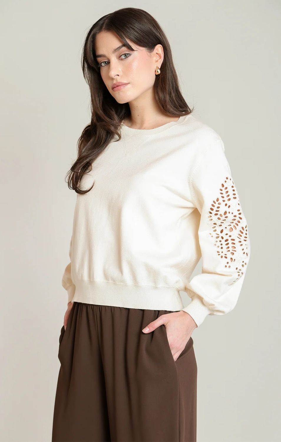 Dex / Embroidered Sweater Top / Ecru