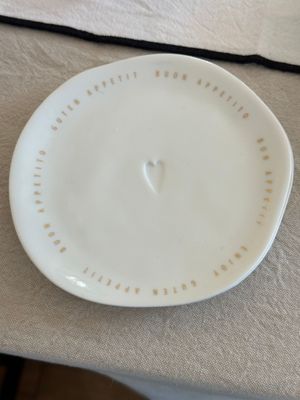 ASSIETTES  ronde Coeur en porcelaine