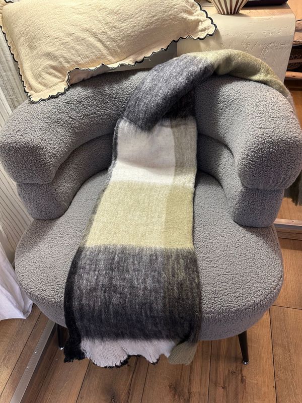 FAUTEUIL à bouclette gris