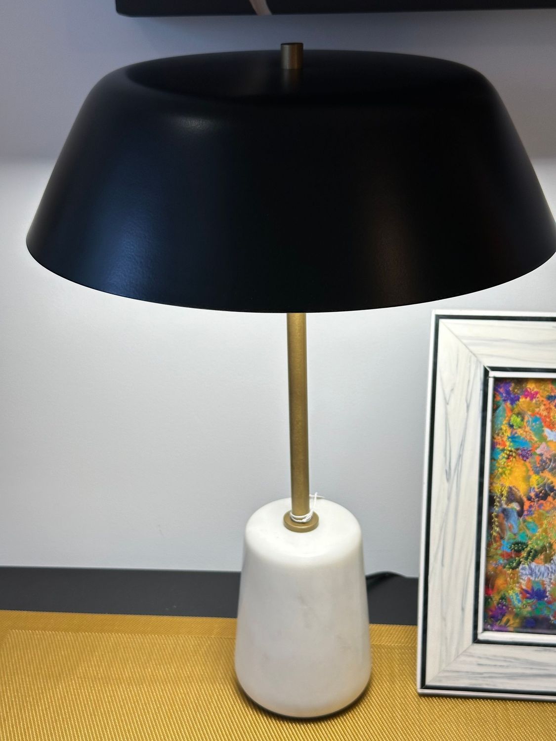 LAMPE EN MARBRE ET LAITON