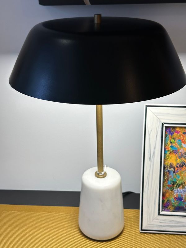 LAMPE EN MARBRE ET LAITON