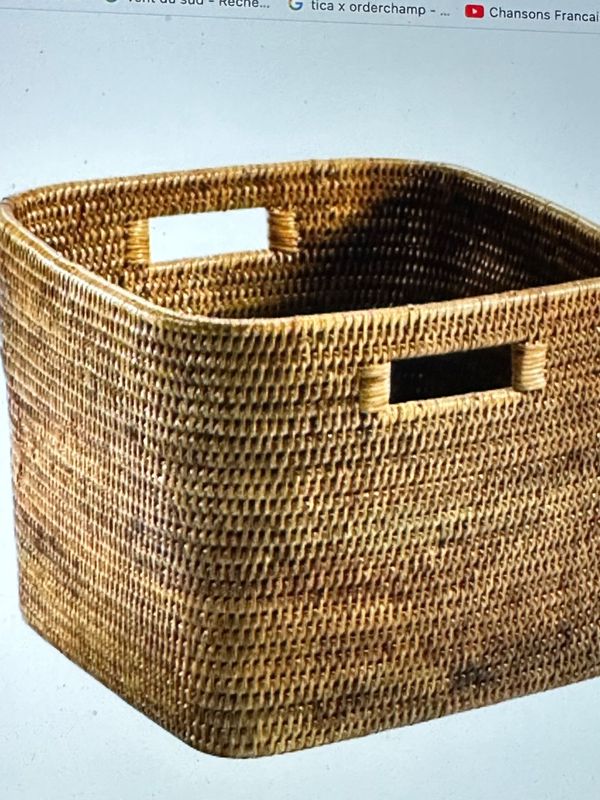 CORBEILLE carrée "CALY" en rotin