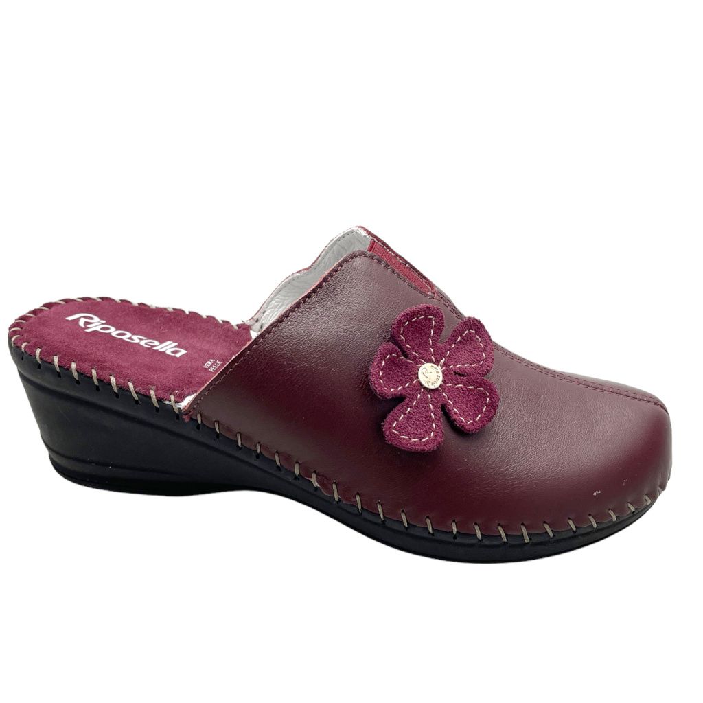 Riposella 3656 ciabatta per donna chiusa in pelle bordeaux sottopiede morbido zeppa 5 cm fiore