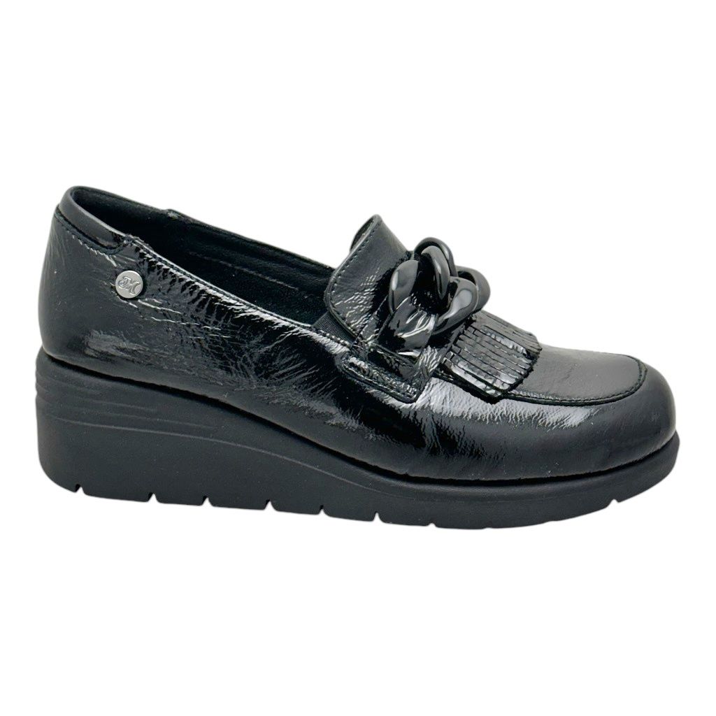 MELLUSO K55272 scarpa per donna mocassinocon frangia e morsetto in vernice nero con zeppa
