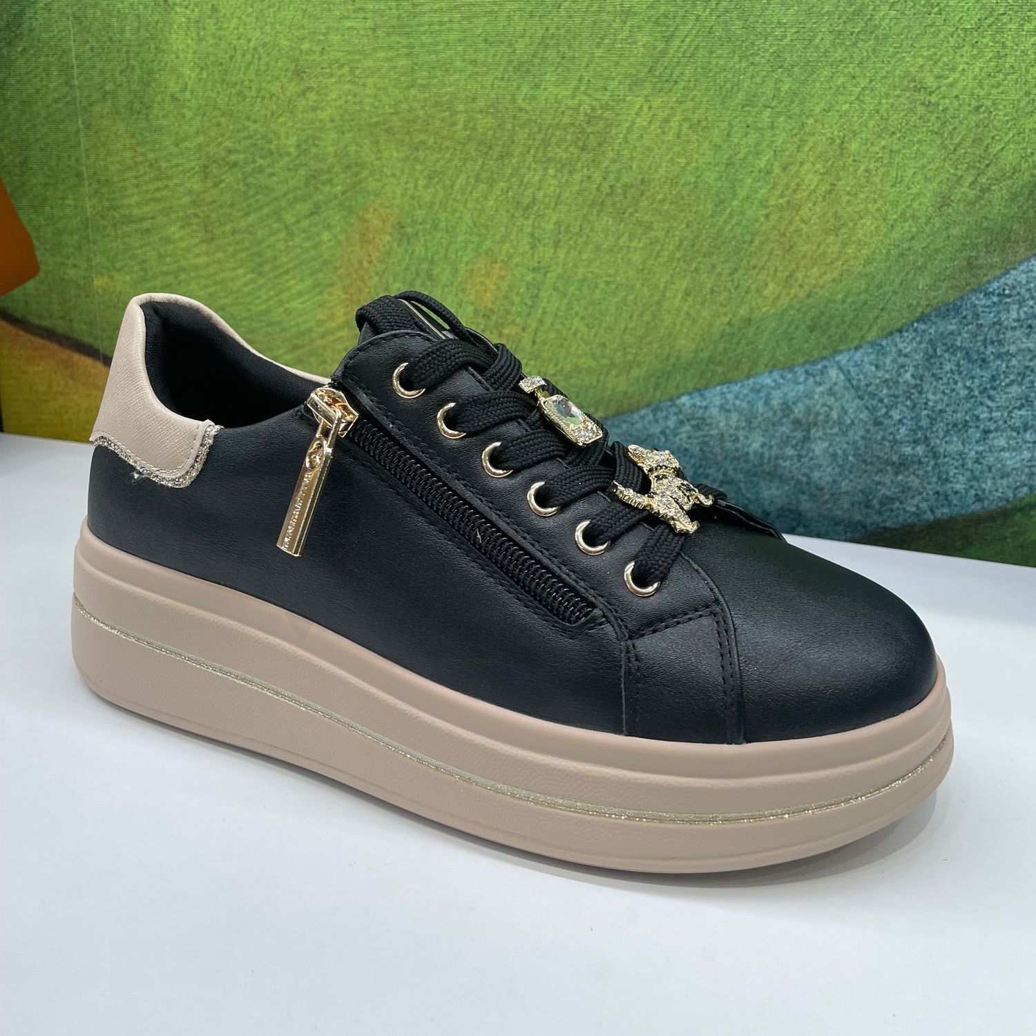 VALLEVERDE 35492 sneaker nera  con platform doppia chiusura lacci e cerniera lampo charming