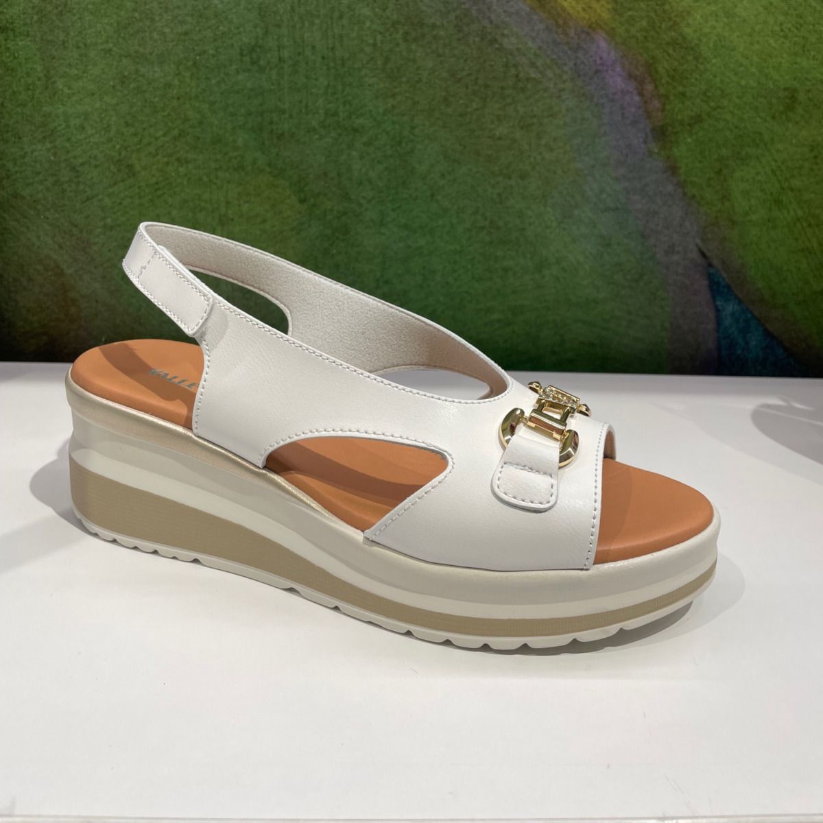 Valleverde VGI205AF sandalo con zeppa bianco fibbia chiusura a velcro