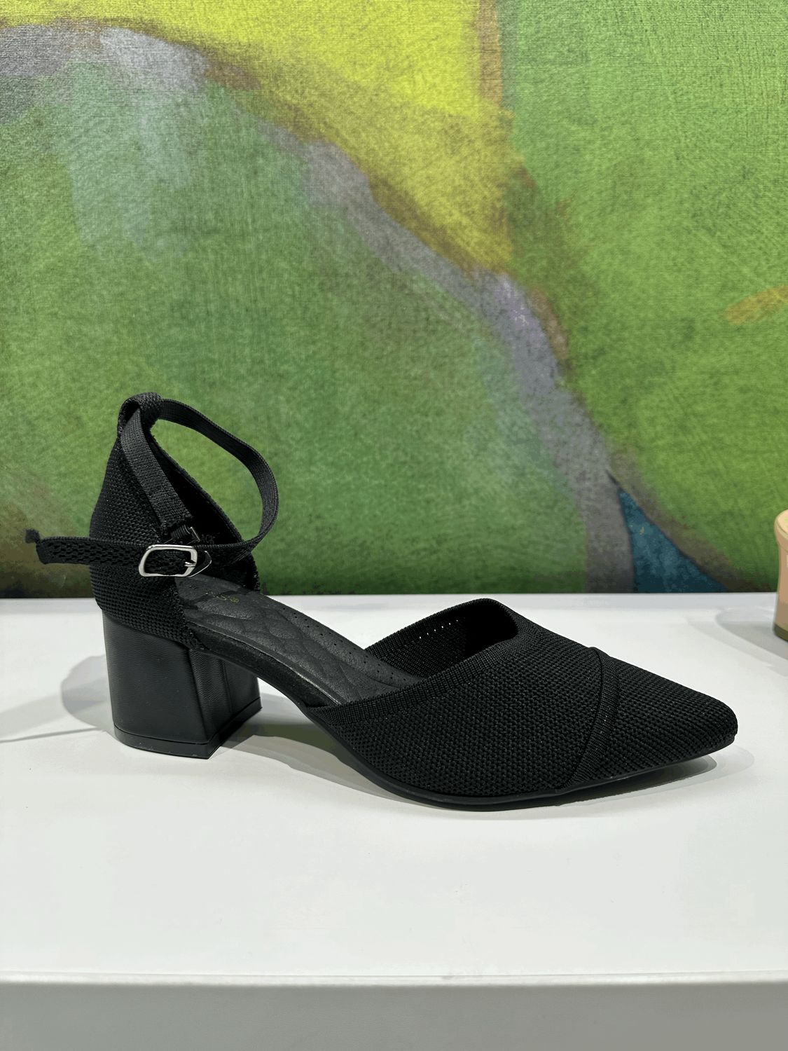 Mary Jane in tessuto knit nero con cinturino a caviglia regolabile