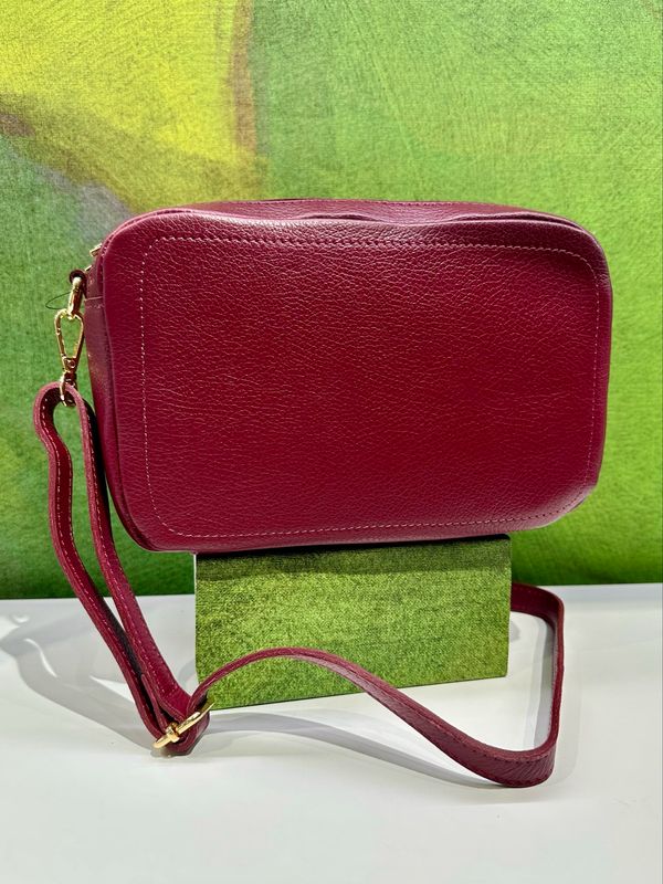 Borsetta a tracolla bordeaux vino vera pelle modello Eliana