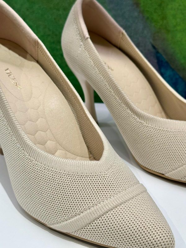 Decoltèe in tessuto knit beige  elasticizzata tacco