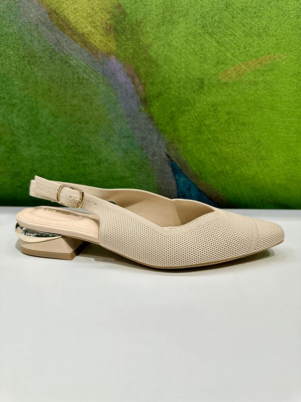 Sling Back in tessuto knit beige con cinturino regolabile elasticizzata tacco 2 cm