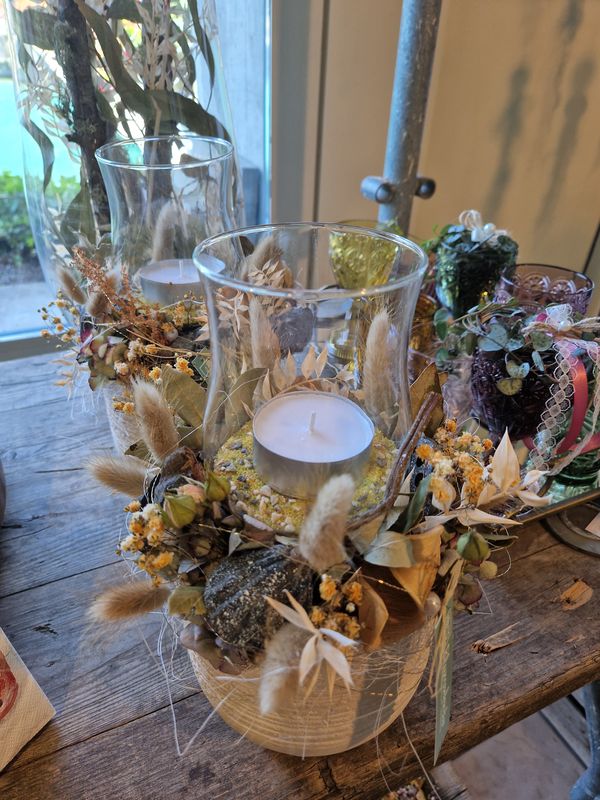Trockengesteck mit Glas