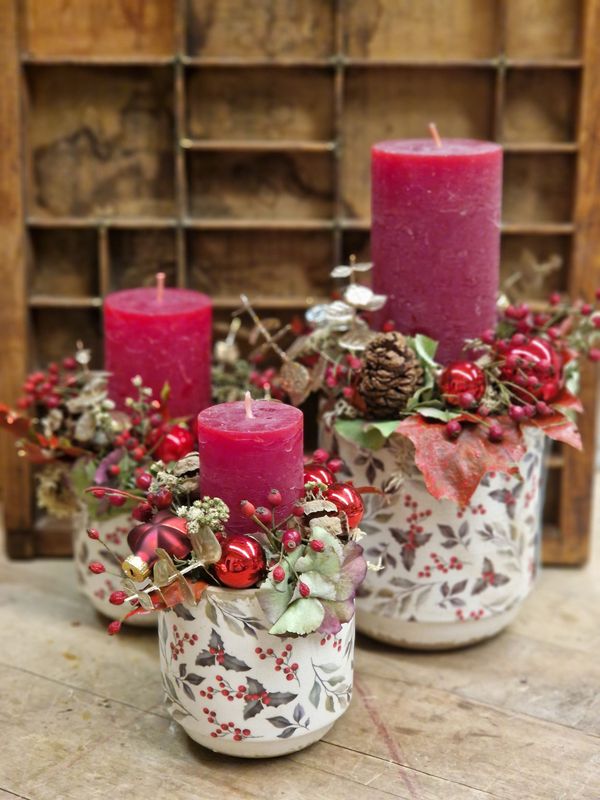 Adventsgesteck "Roter Beerentraum"