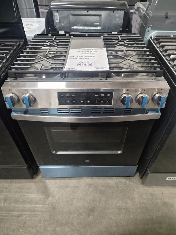 Scratch &amp; Dent GE® 30" Gas Range GGS500SVSS