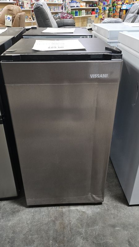 30 Day - Scratch &amp; Dent HVAR32SE 3.2CuFt Mini Refrigerator