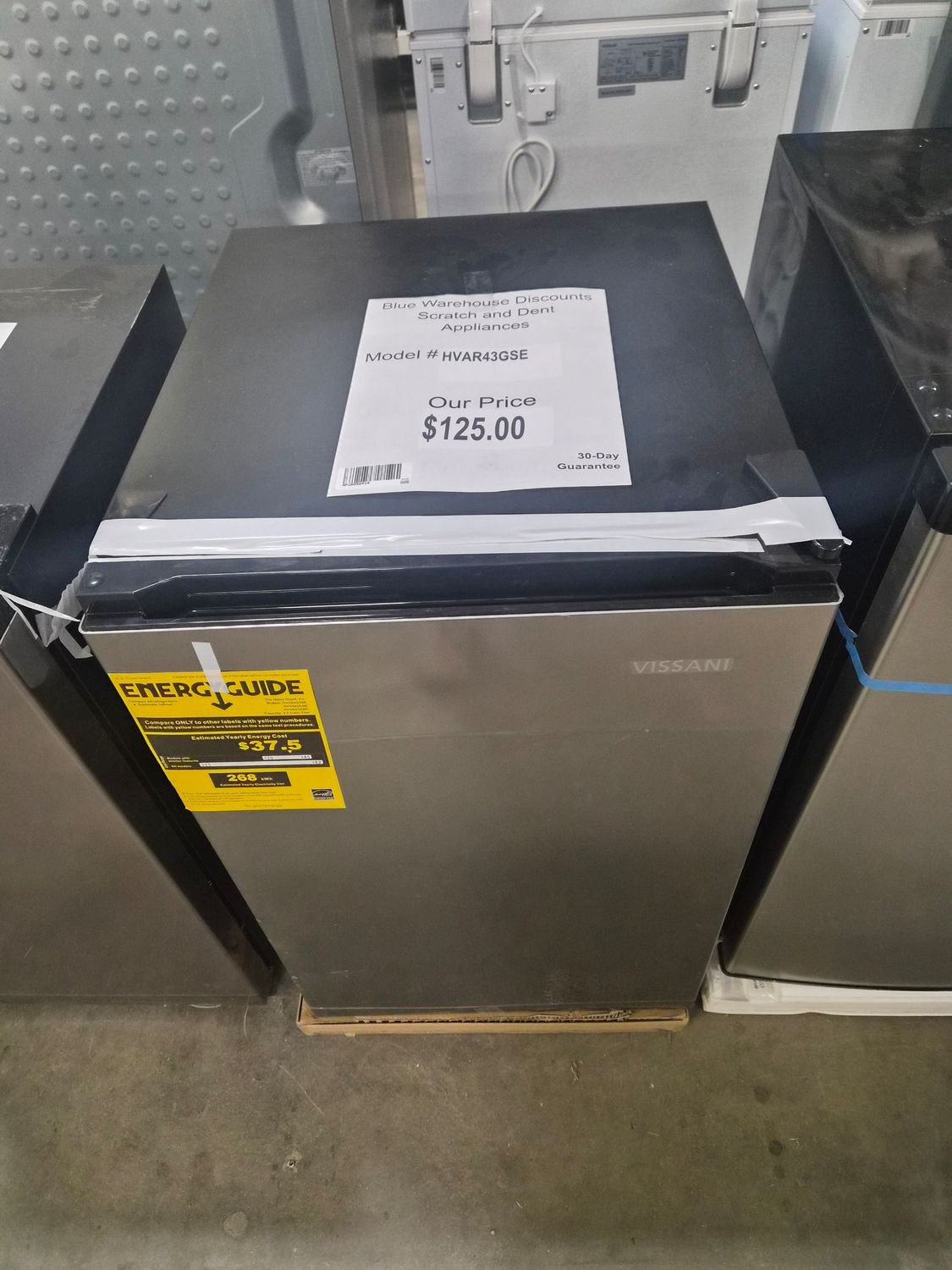 30 Day - Scratch &amp; Dent Vissani Mini Refrigerator 4.3CuFt HVAR43GSE