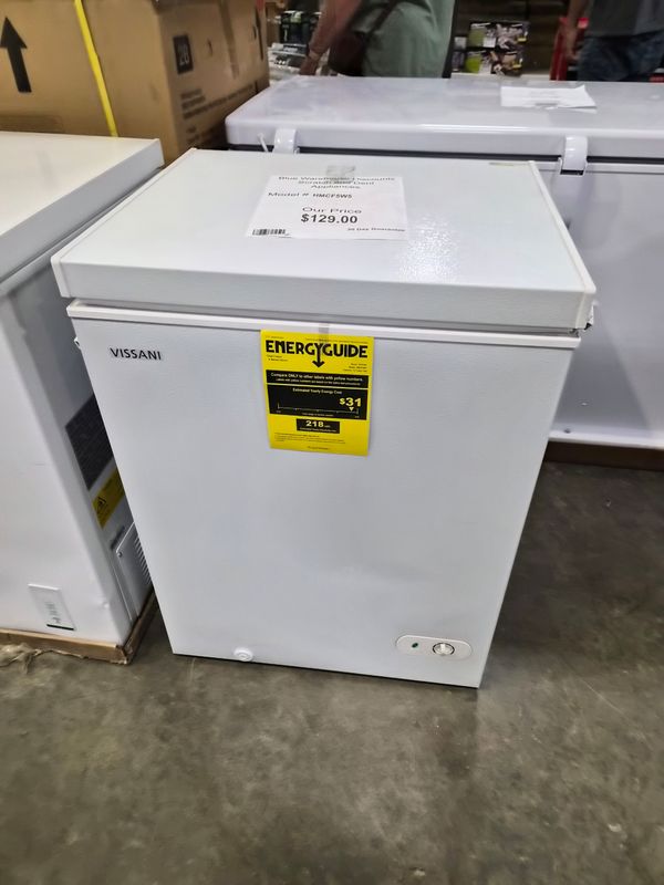 30 Day Scratch &amp; Dent 5CuFt Chest Freezer HMCF5W5