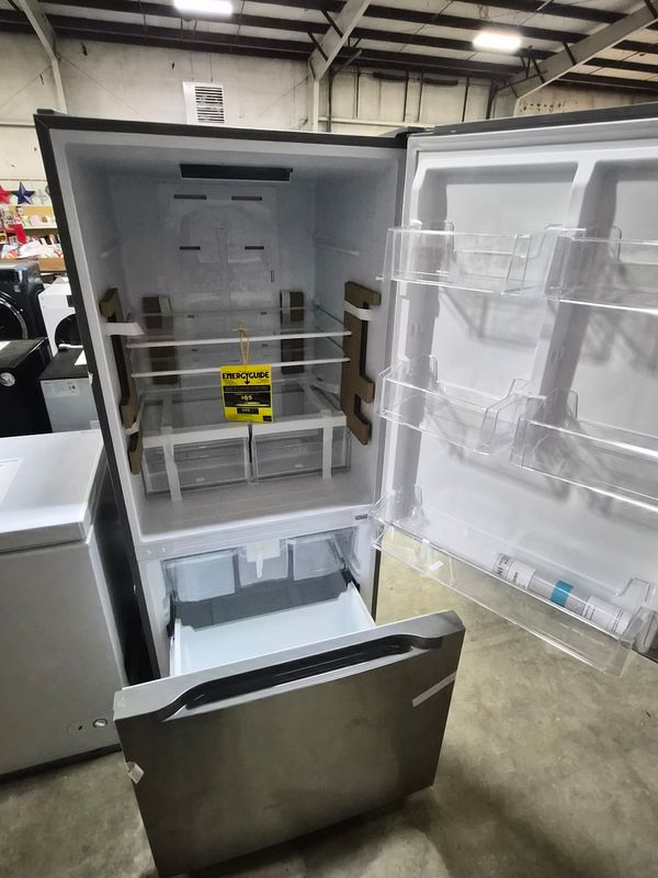 30 Day - Scratch &amp; Dent Vissani 18.7 Bottom Freezer Refrigerator
